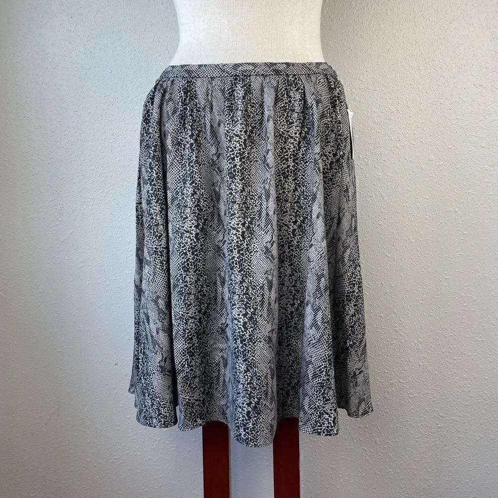 NWT Liz Claiborne Midi Skirt Size 10